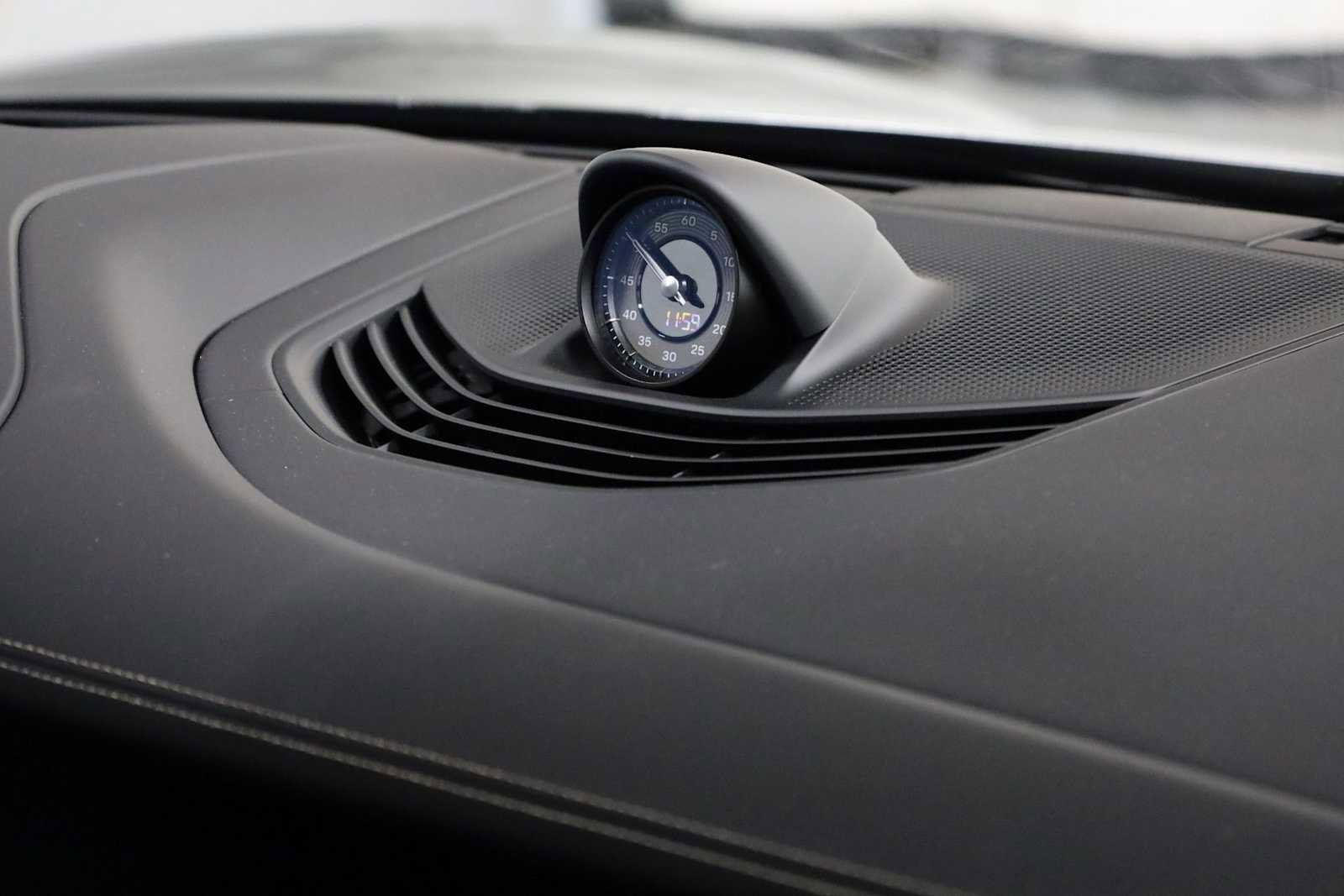 New 2025 Porsche Taycan Turbo image 33