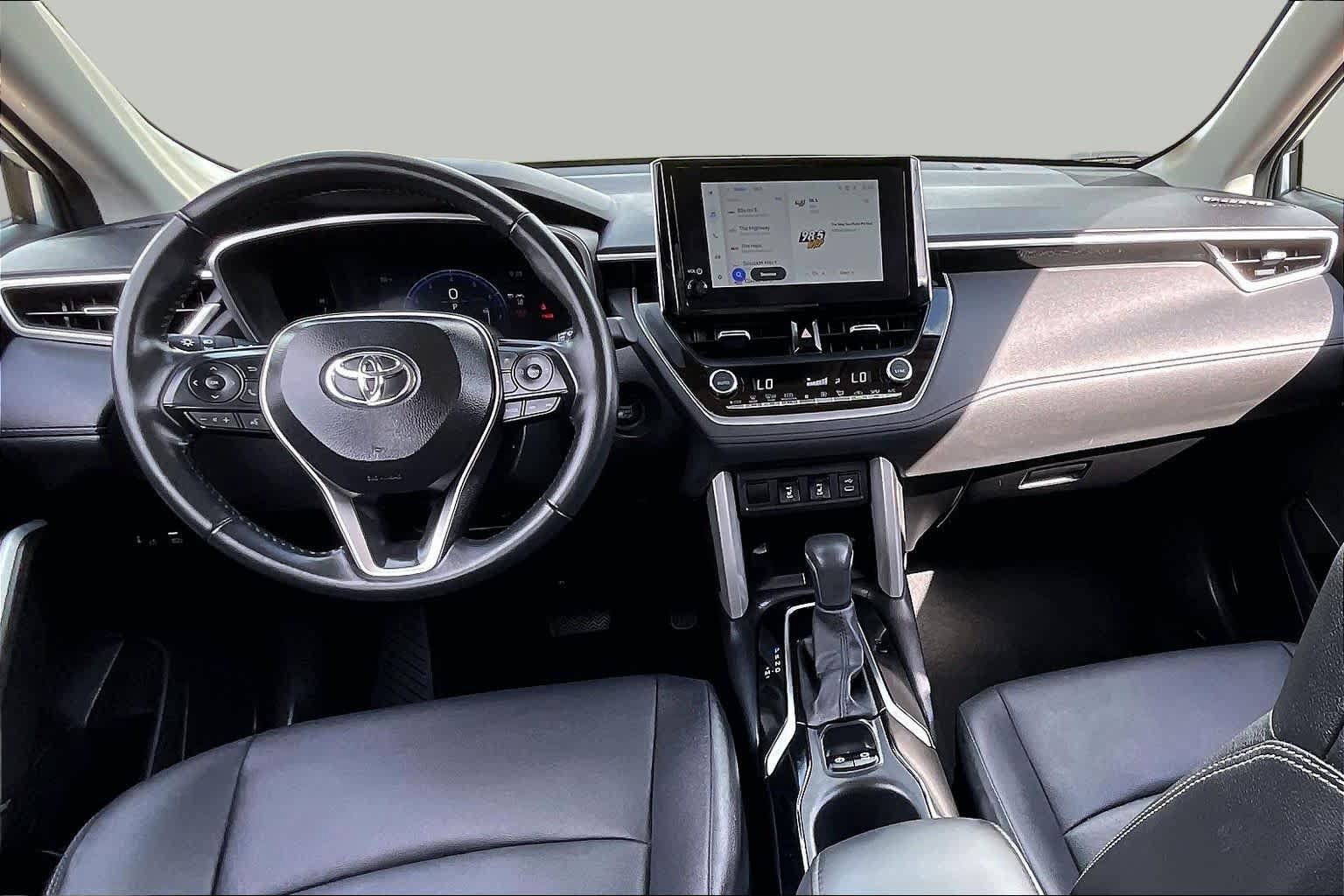 Used 2025 Toyota Corolla Cross XLE FWD image 13