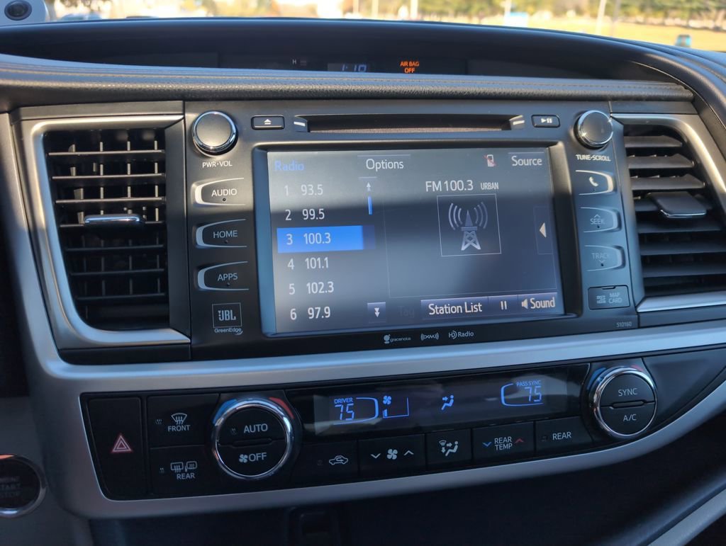 Used 2016 Toyota Highlander Limited image 23