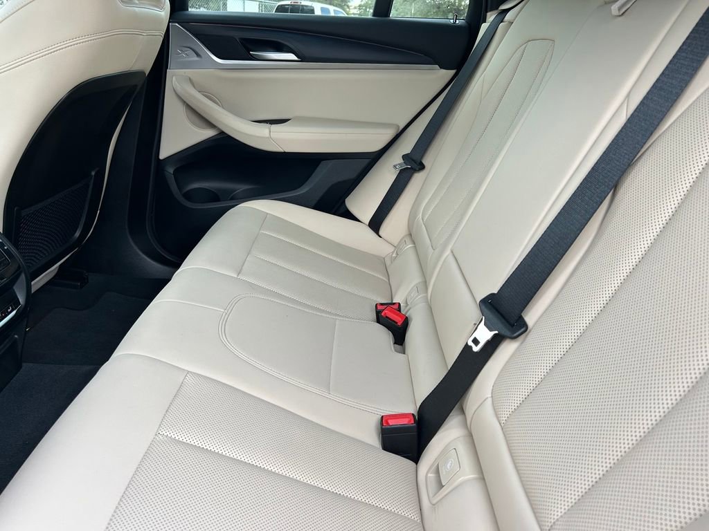 Used 2025 BMW X4 xDrive30i image 16