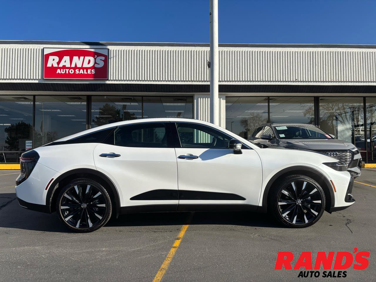 Used 2025 Toyota Crown Platinum image 1