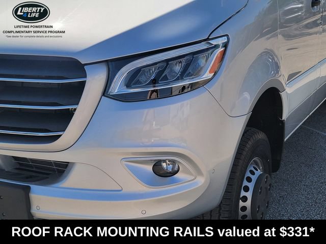 Used 2023 Mercedes-Benz Sprinter 3500 w/ Parking Package image 9