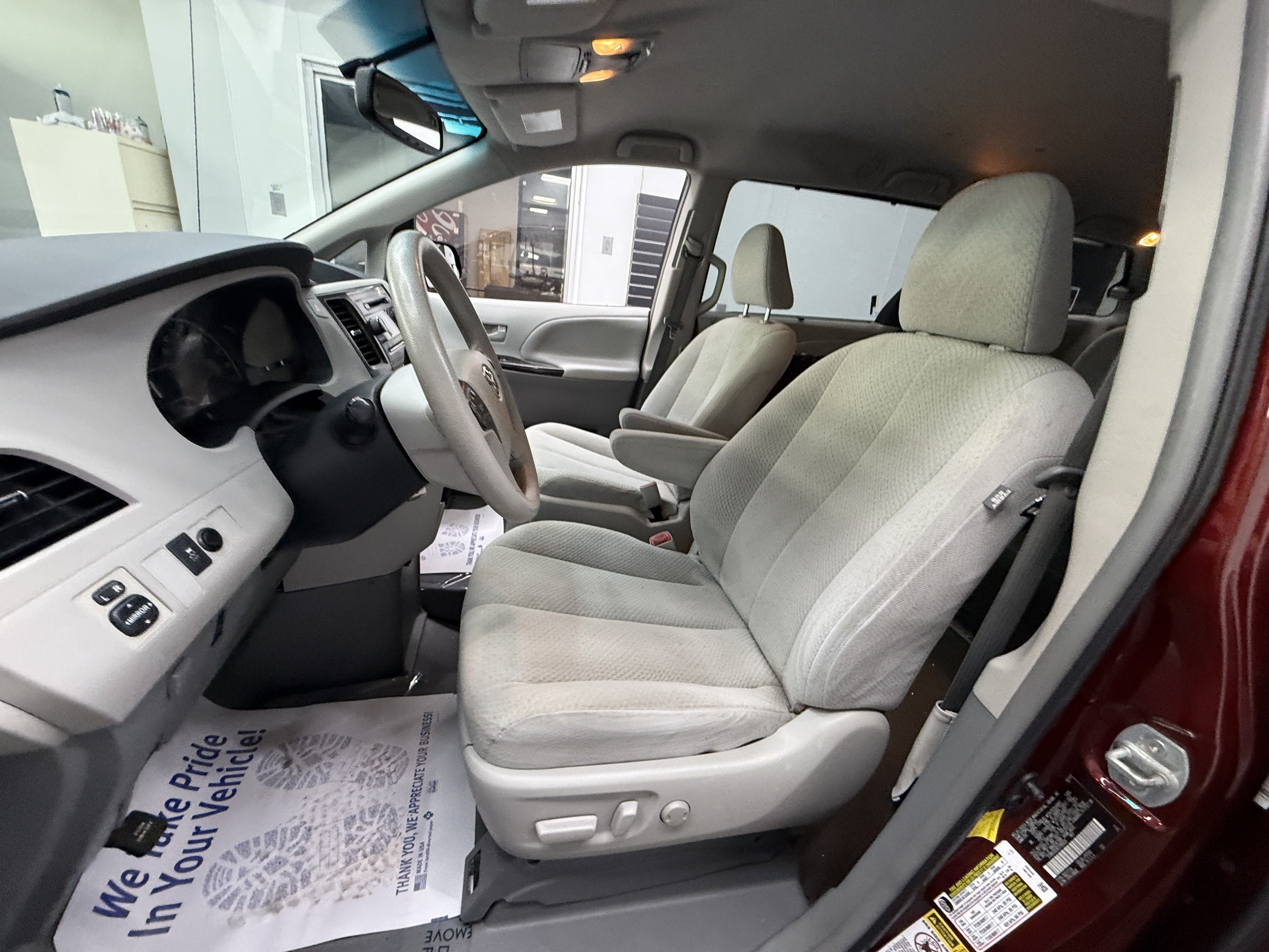 Used 2012 Toyota Sienna LE FWD image 10