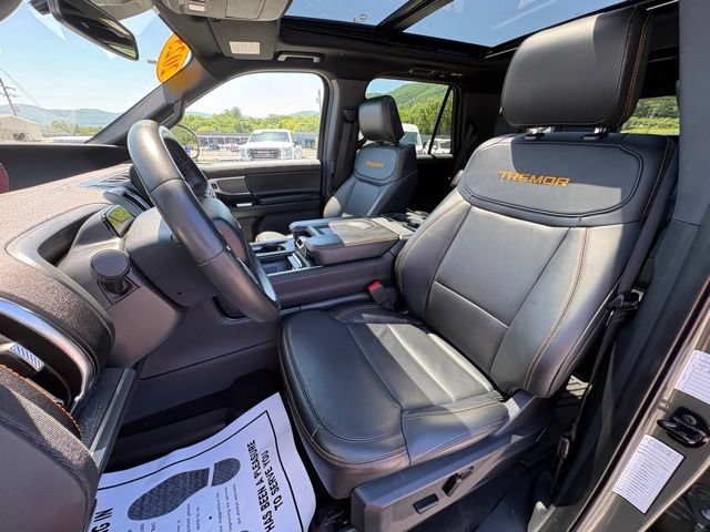 Used 2025 Ford Expedition Tremor AWD/4WD image 28