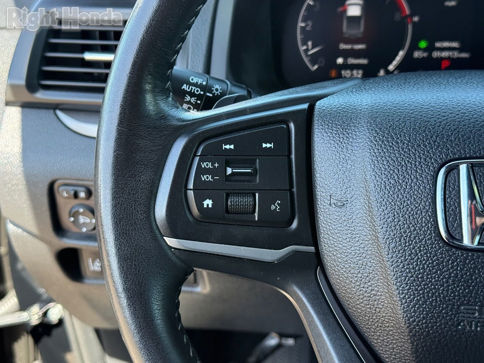 Used 2025 Honda Ridgeline RTL image 17