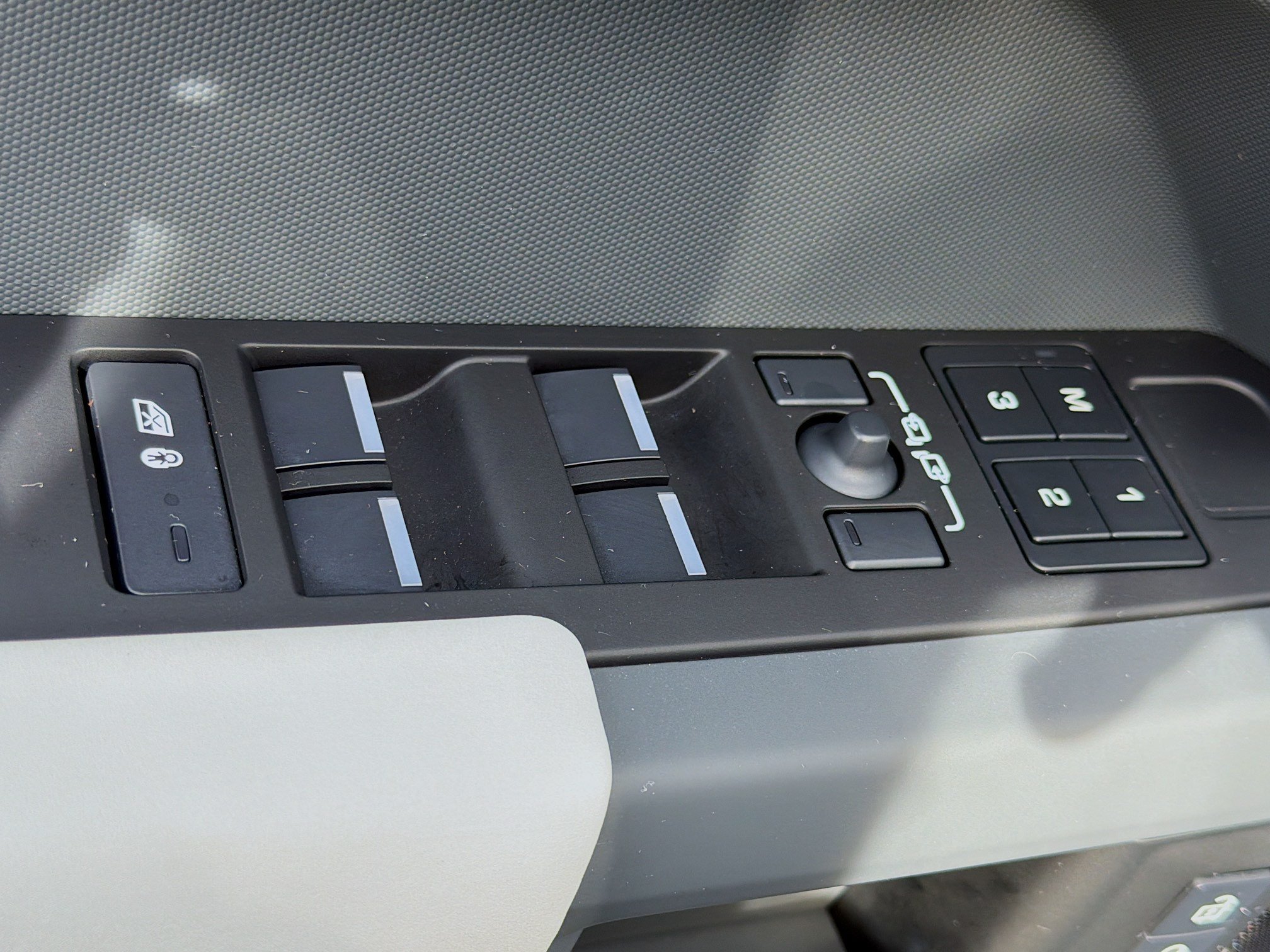 Used 2025 Land Rover Defender 110 S AWD/4WD image 22