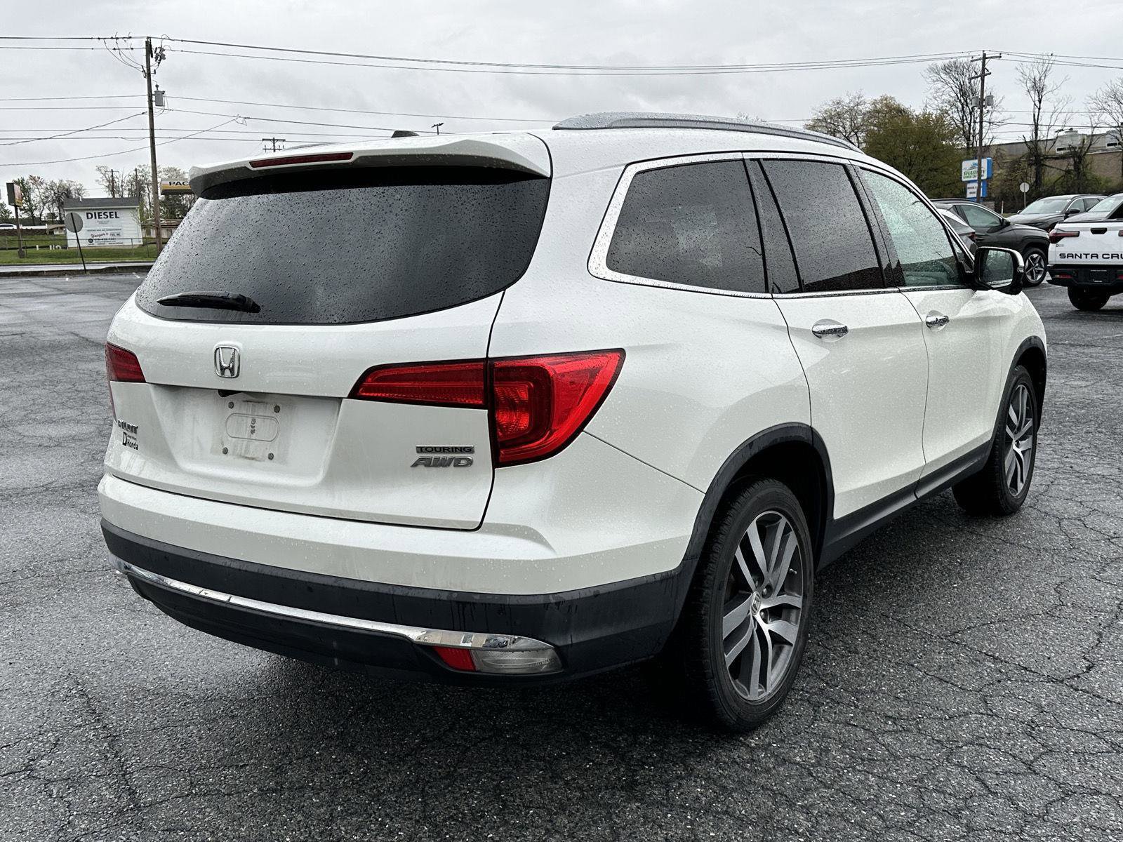 Used 2017 Honda Pilot Touring image 8