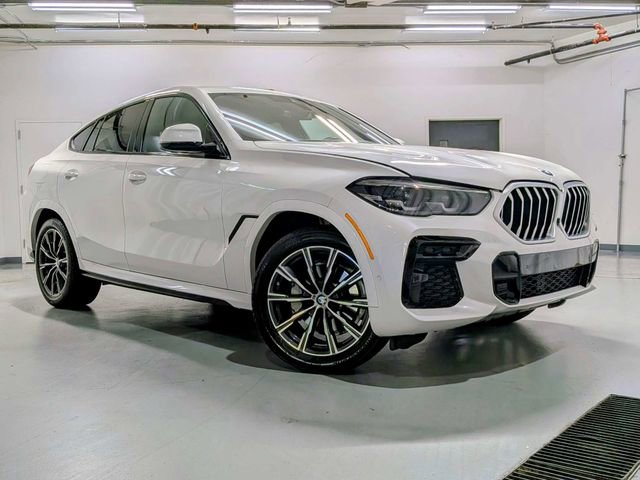 Used 2023 BMW X6 xDrive40i w/ M Sport Package AWD/4WD image 2