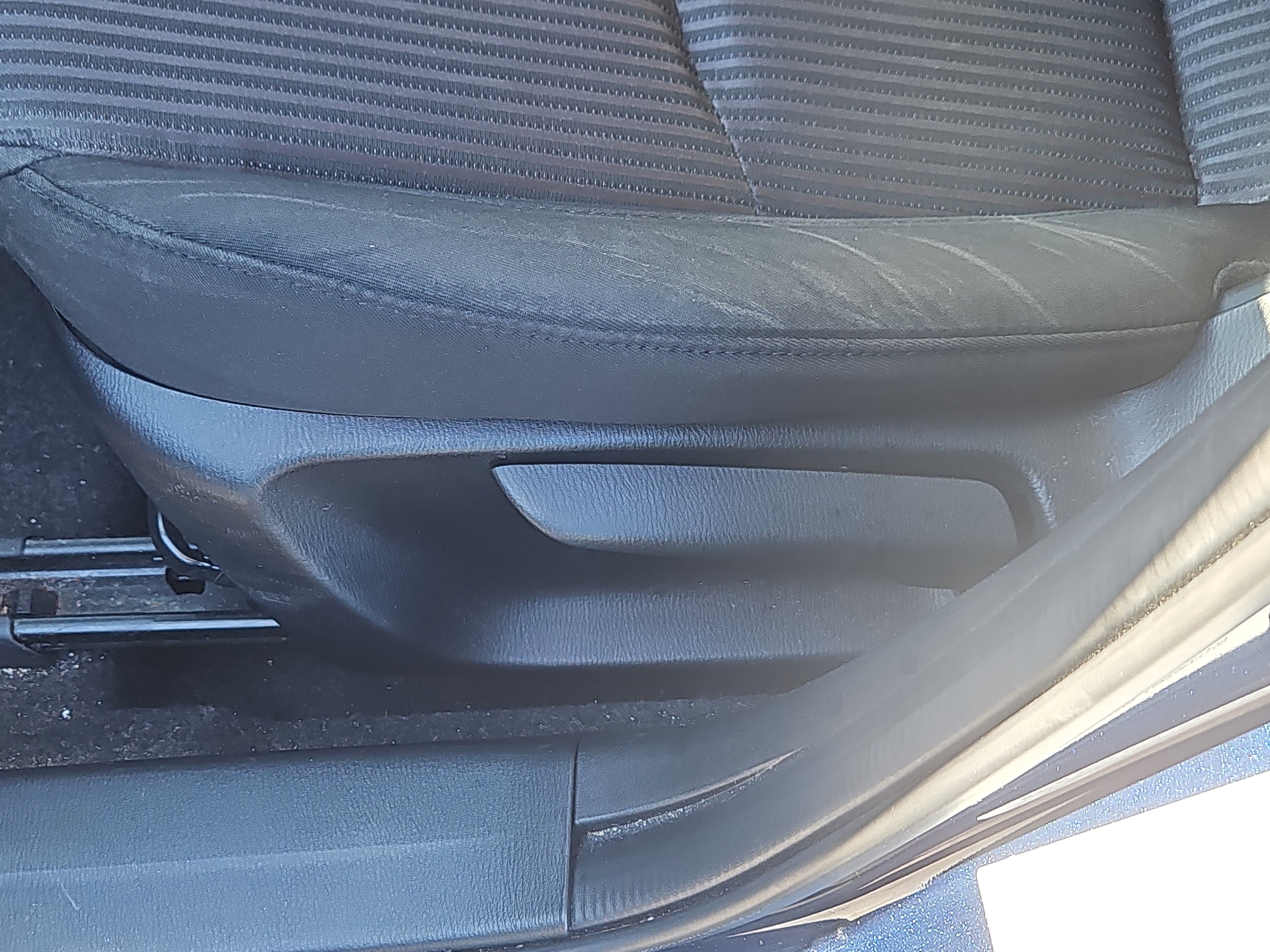 Used 2016 MAZDA MAZDA3 i Sport w/ Preferred Equipment Package image 10