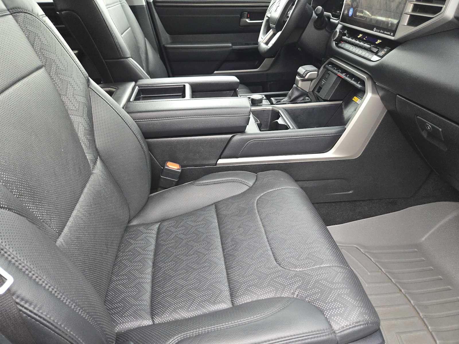 Used 2024 Toyota Tundra Limited AWD/4WD image 15