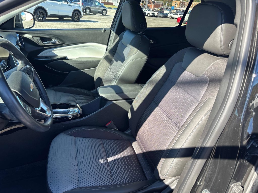 Used 2024 Chevrolet Trax LT w/ LT Convenience Package FWD image 10