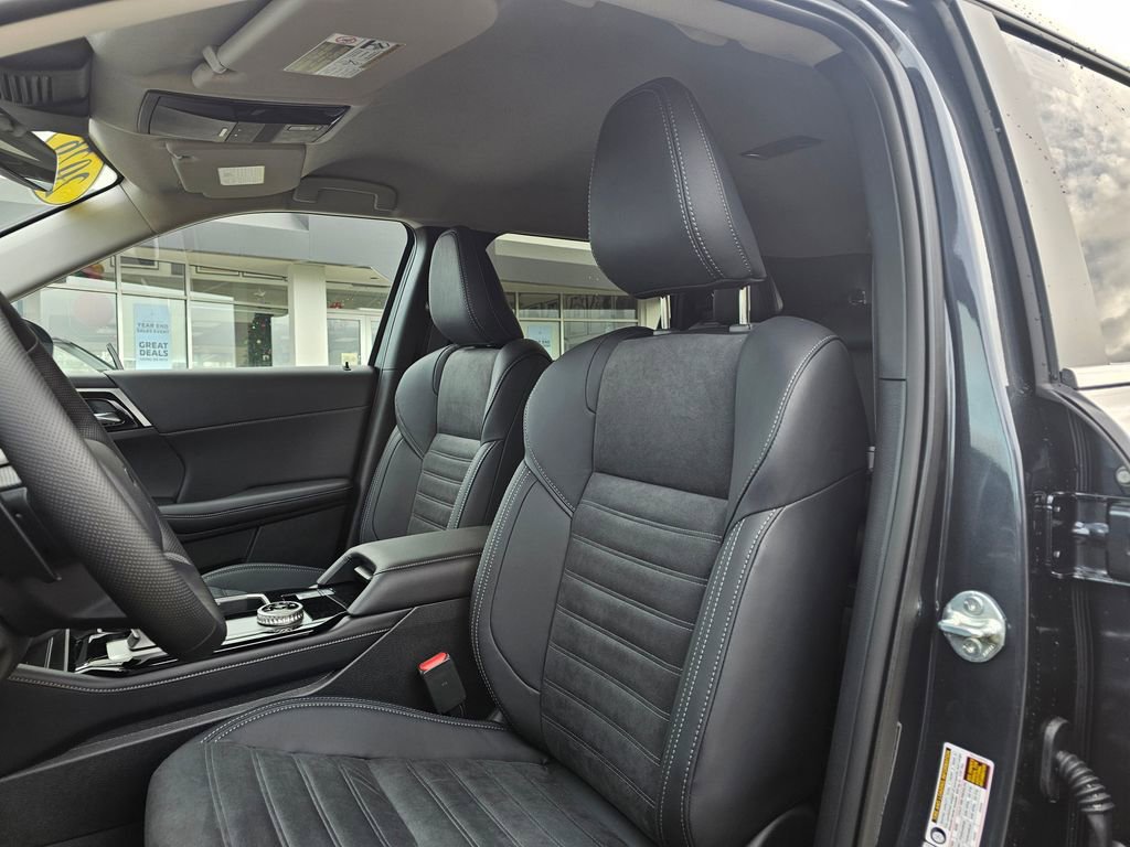 New 2026 Mitsubishi Outlander SE image 16