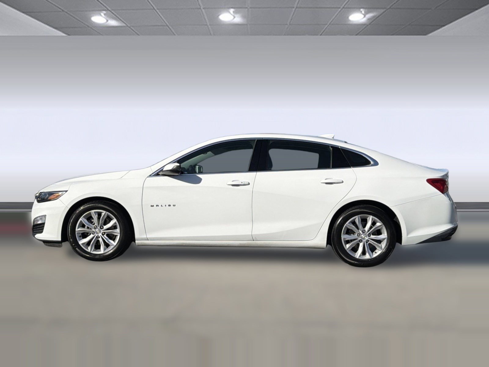 Used 2024 Chevrolet Malibu LT image 2