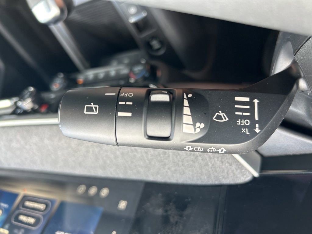 New 2026 Nissan Kicks SV w/ SV Premium Package FWD image 29