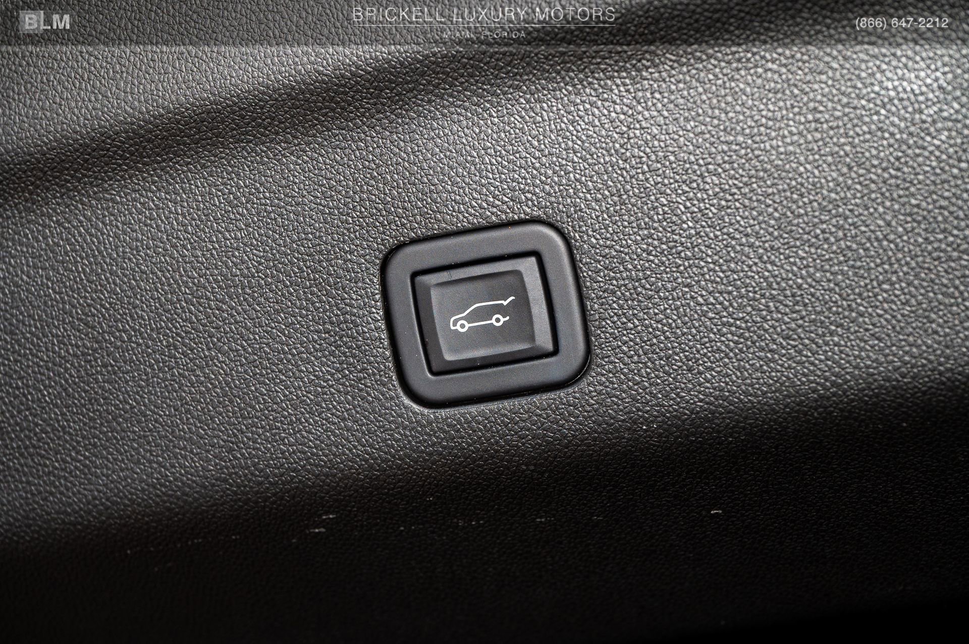 Used 2025 Cadillac Escalade V image 19