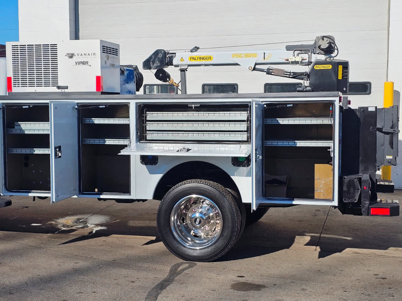 Used 2015 Ford F550 4x4 SuperCab Super Duty image 11