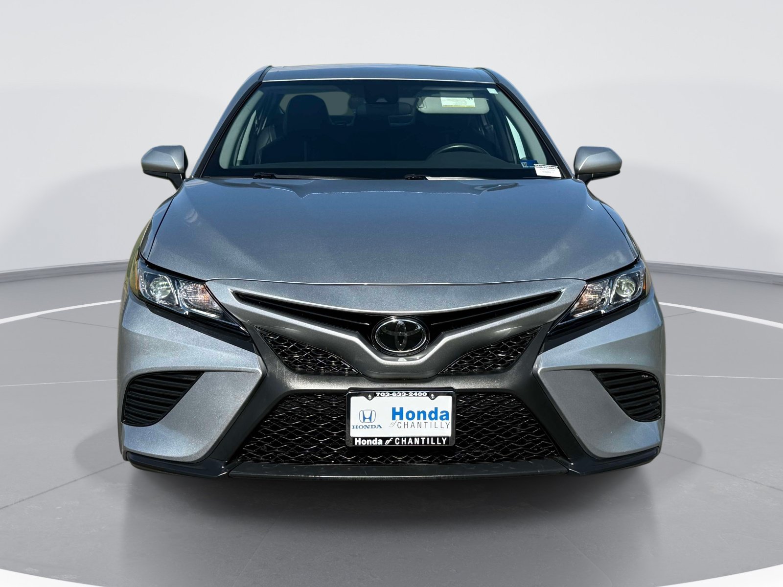 Used 2020 Toyota Camry SE FWD image 6