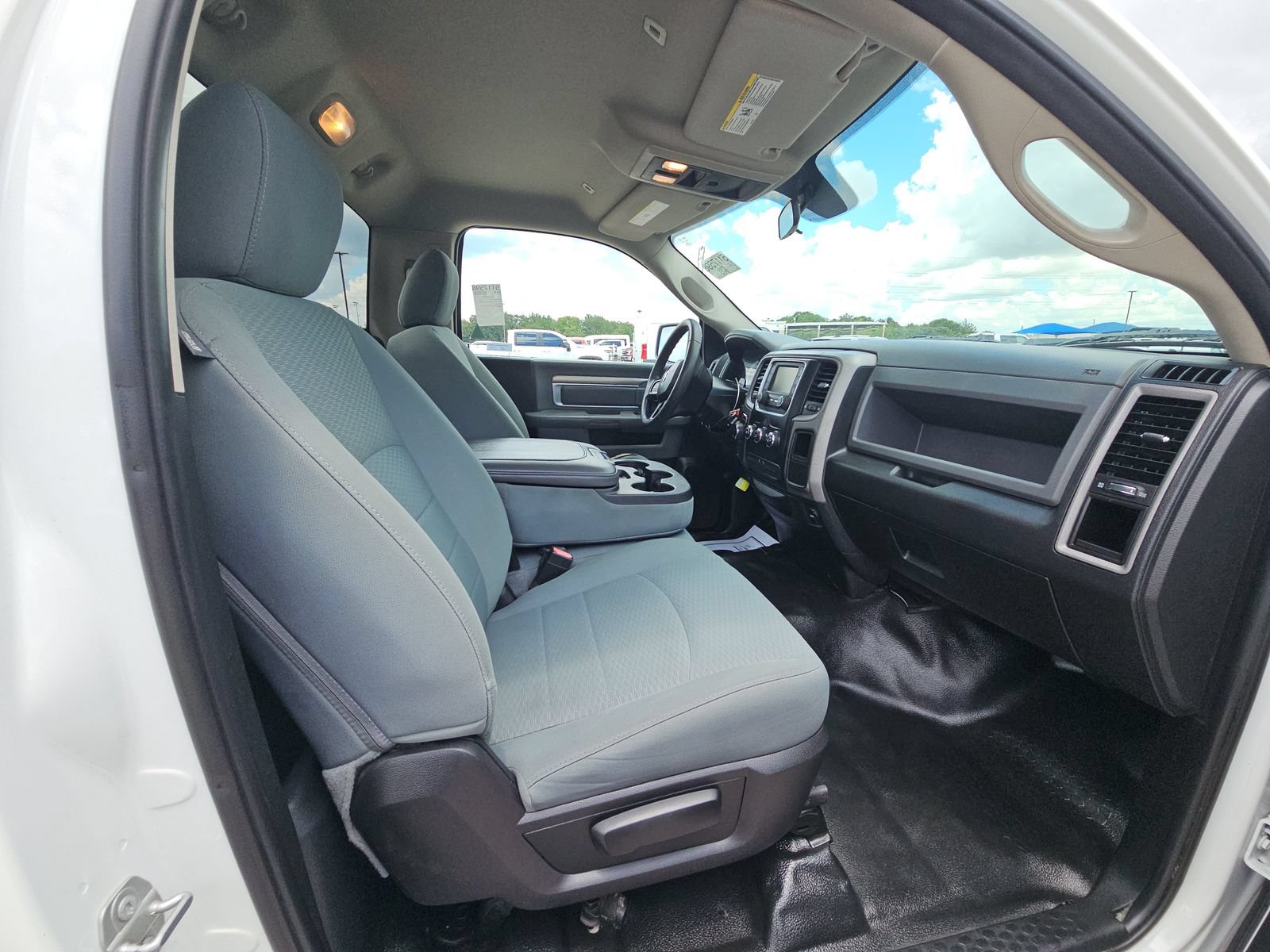 Used 2018 RAM 1500 Express RWD image 7