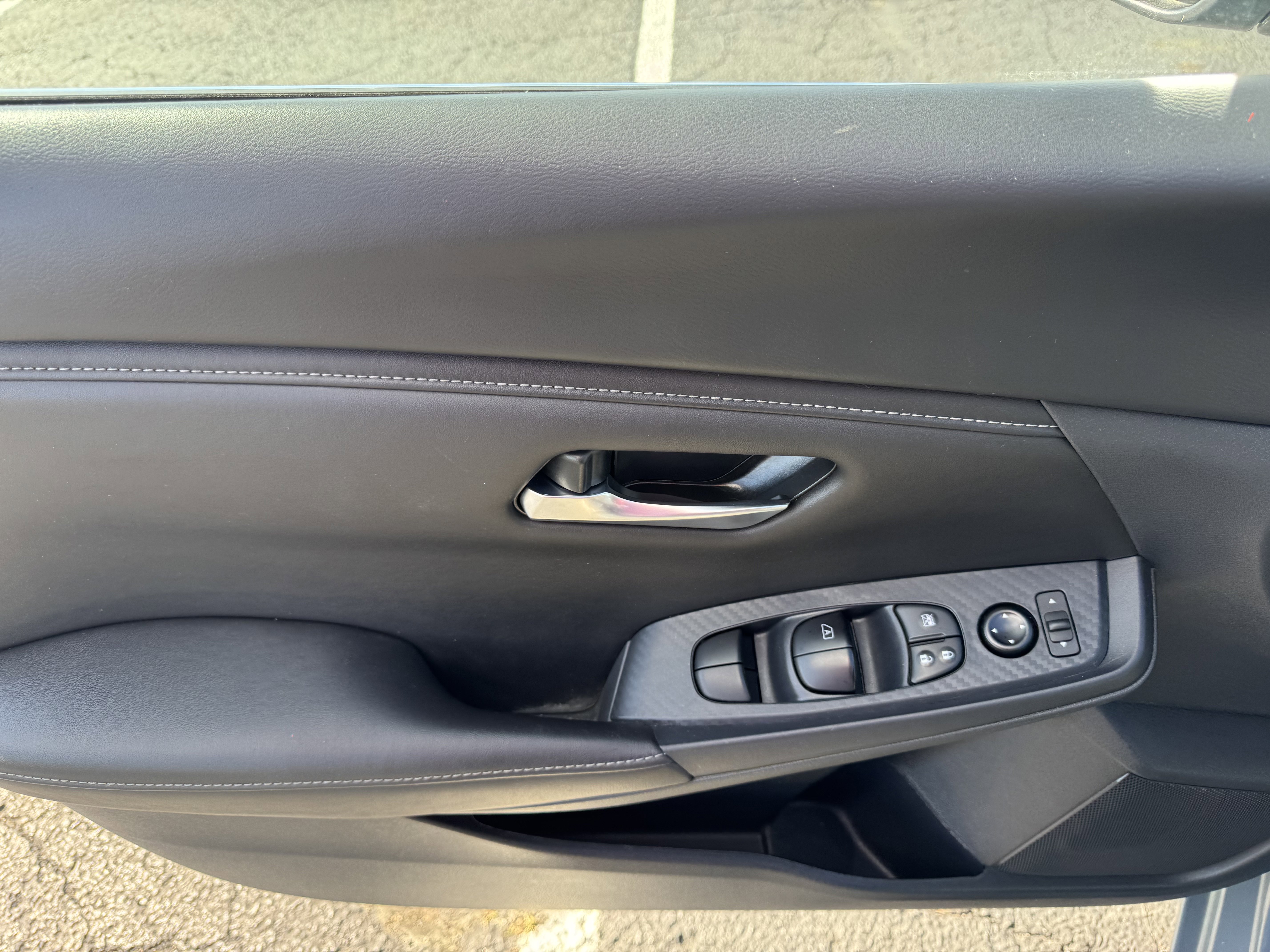 Used 2025 Nissan Sentra SV image 16