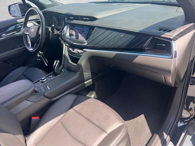 Used 2025 Cadillac XT6 Premium Luxury w/ Technology Package FWD image 20