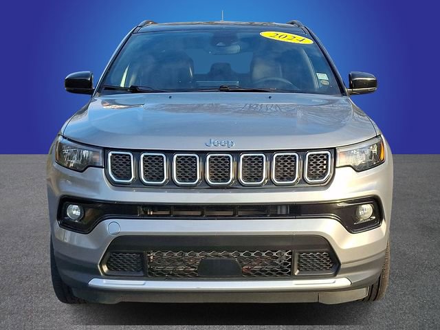 Used 2024 Jeep Compass Limited image 2