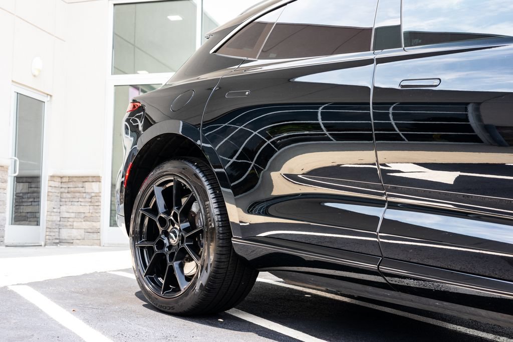 Used 2021 Aston Martin DBX AWD/4WD image 12
