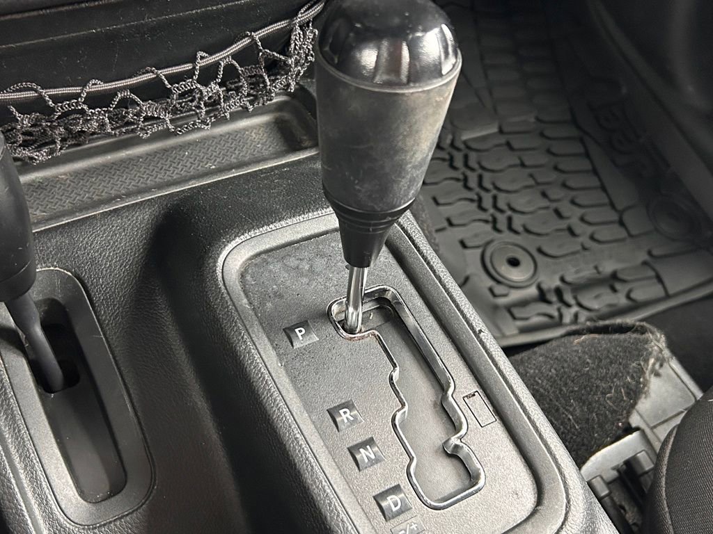 Used 2018 Jeep Wrangler Sport image 15