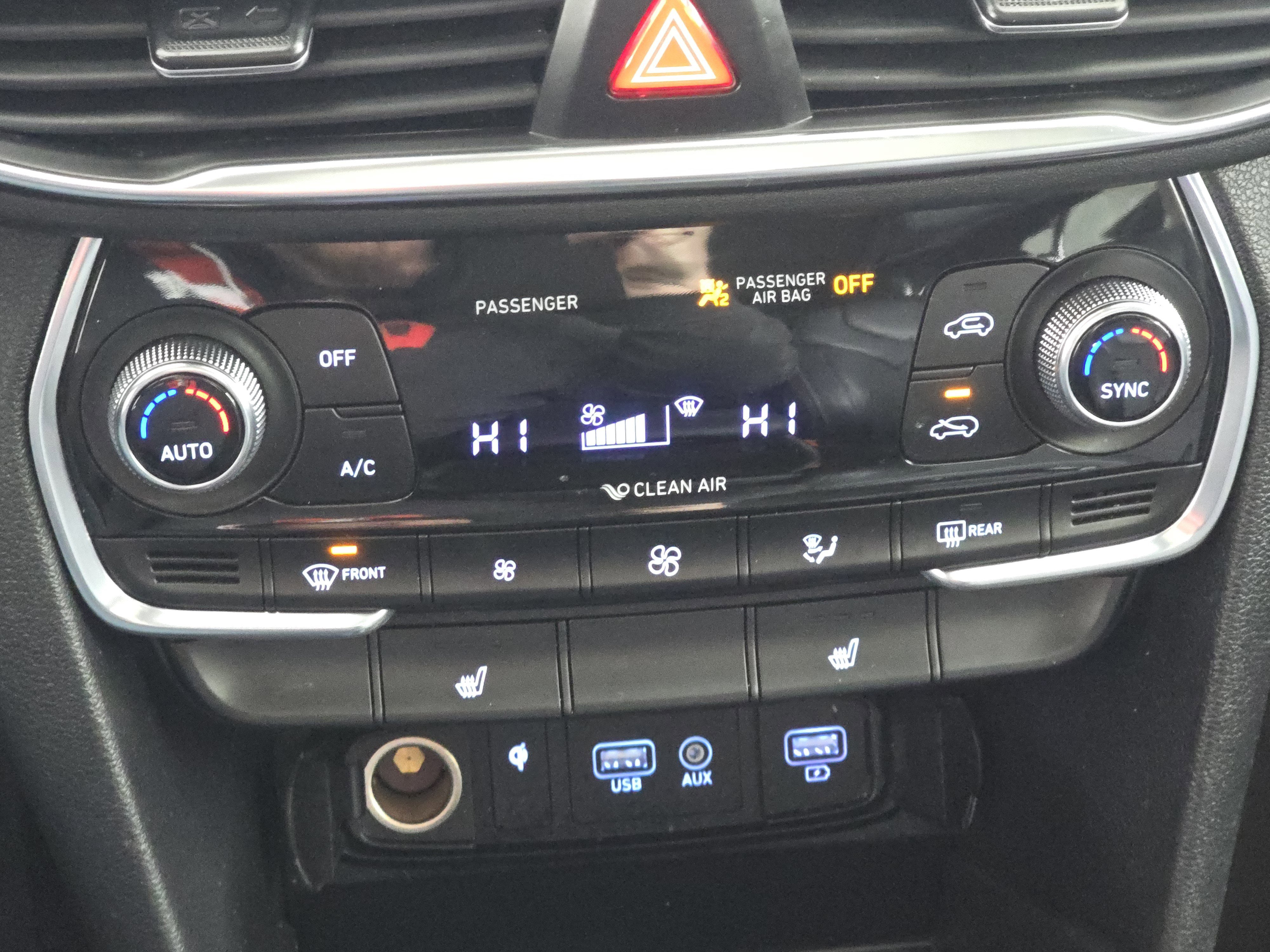 Used 2020 Hyundai Santa Fe SEL w/ Convenience + Premium Package image 21