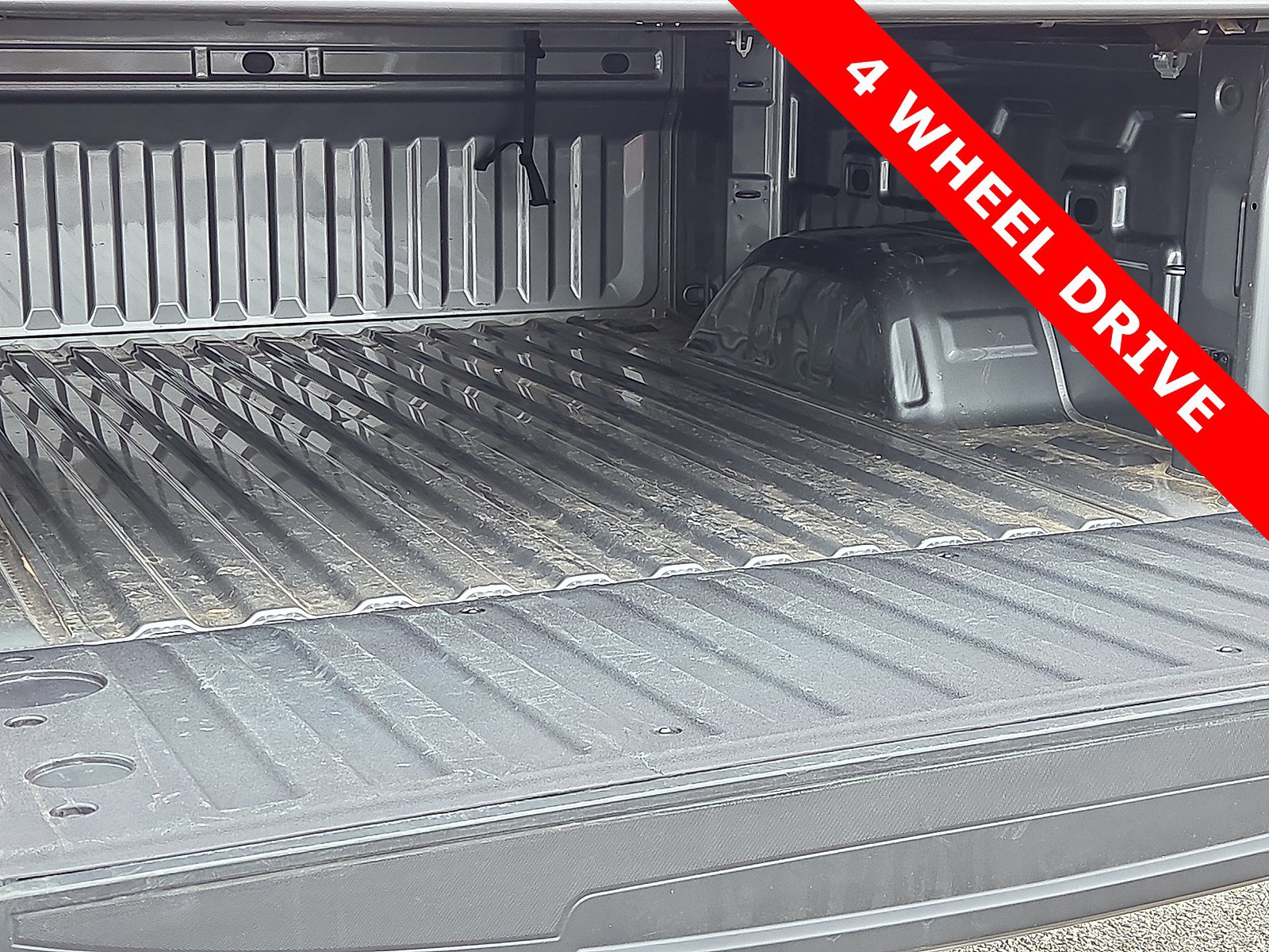 Used 2023 GMC Sierra 1500 SLT w/ SLT Convenience Package image 9