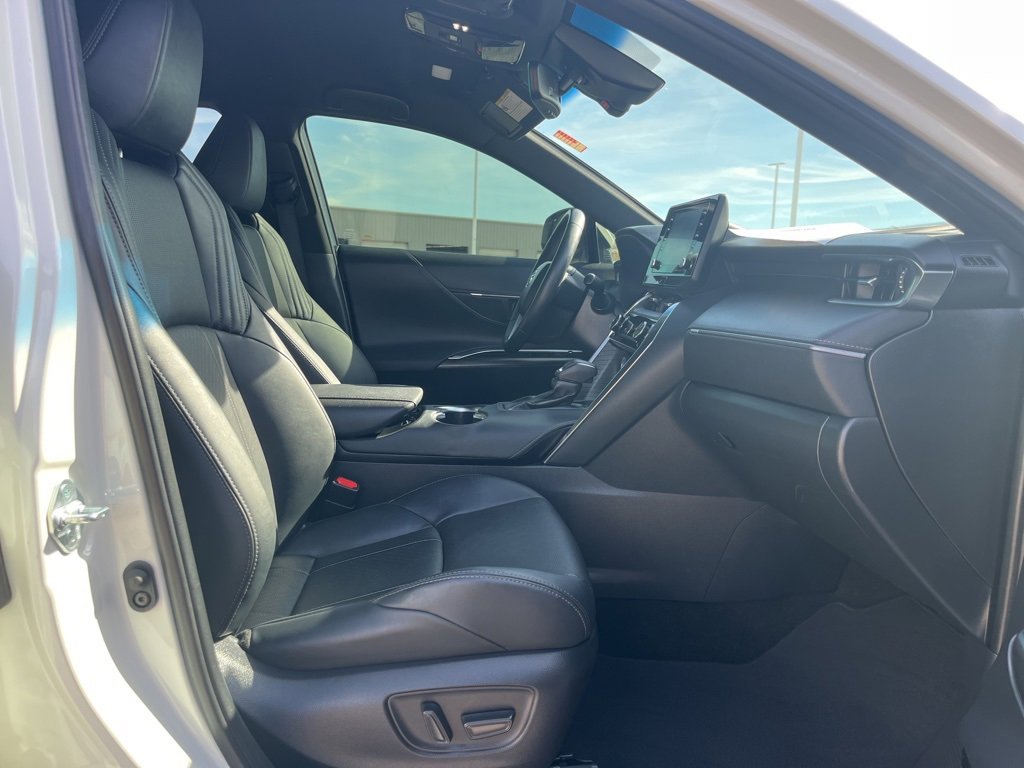 Used 2021 Toyota Venza XLE image 21