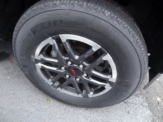 Used 2024 Toyota Tacoma TRD Sport AWD/4WD image 17