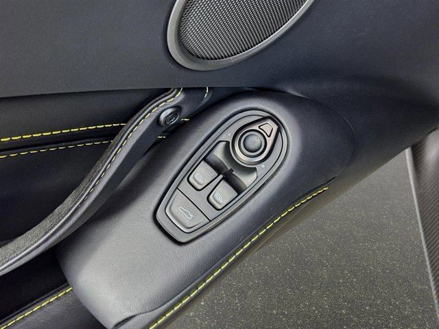 Used 2023 Aston Martin V12 Vantage image 19