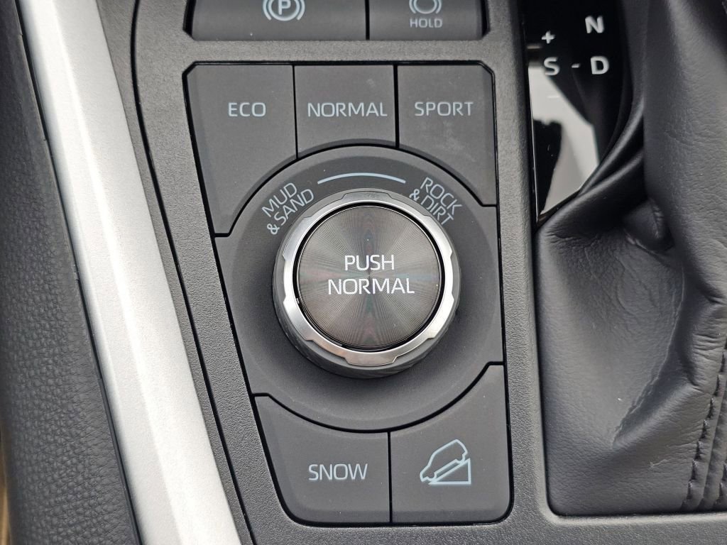 Used 2025 Toyota RAV4 Limited w/ Advanced Technology Package image 11