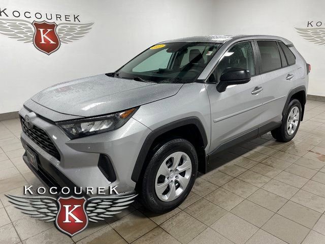 Used 2022 Toyota RAV4 LE AWD/4WD image 3