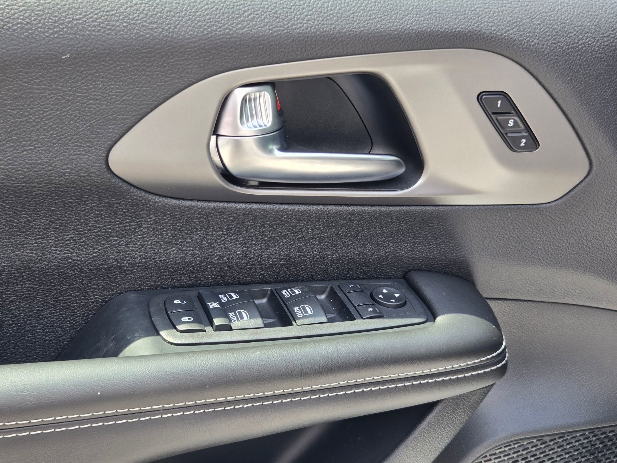 New 2027 Chrysler Pacifica Select FWD image 20