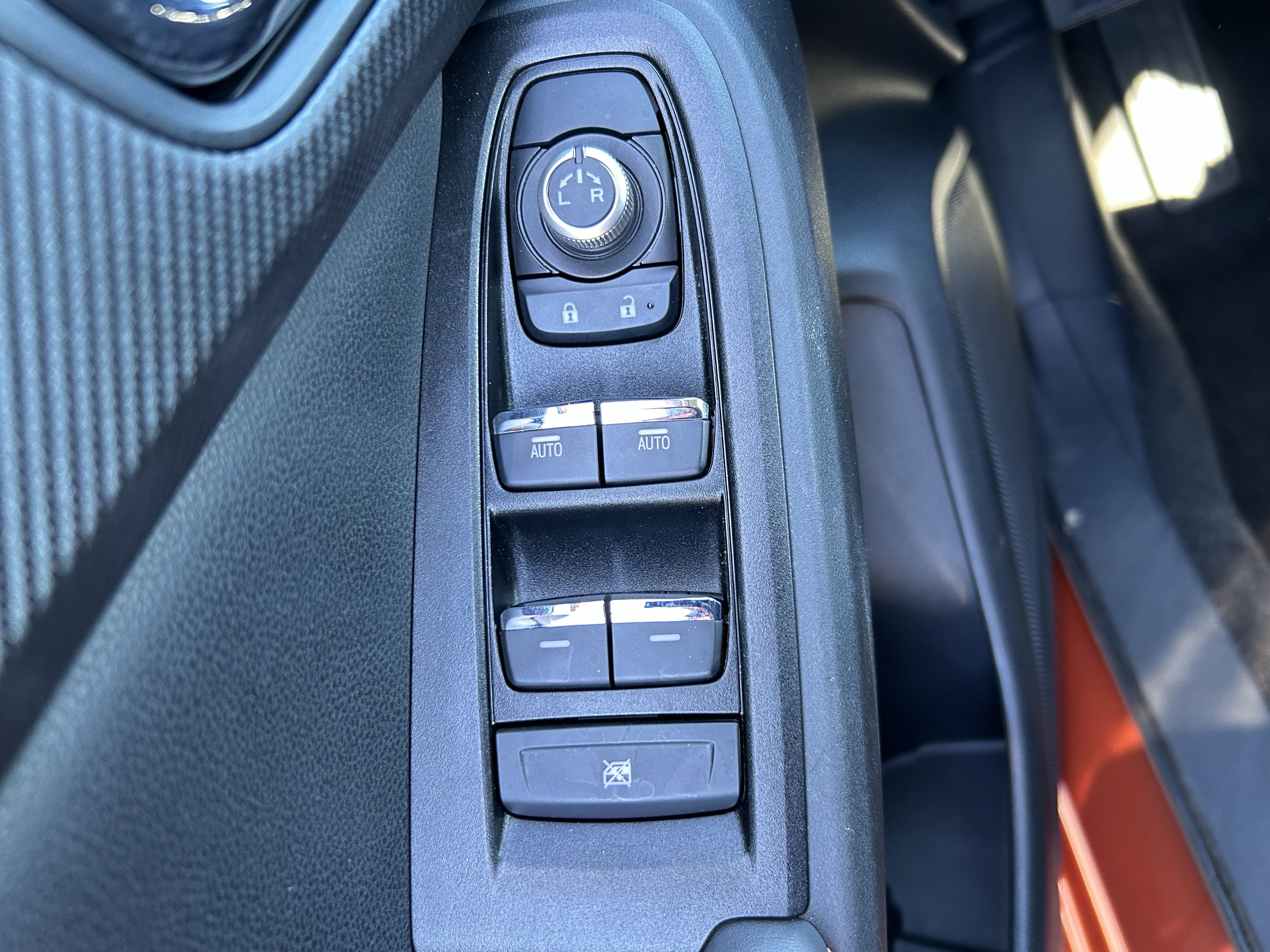 Certified 2025 Subaru Crosstrek 2.5i Limited w/ Crosstrek Mirror Package image 15