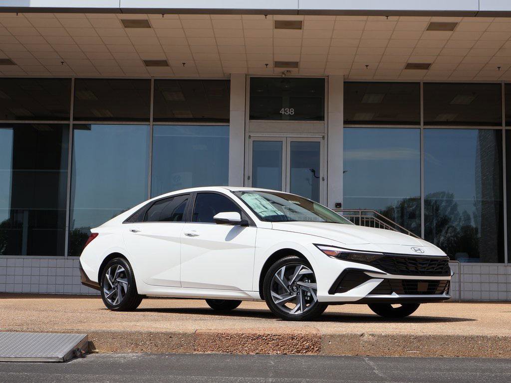 New 2025 Hyundai Elantra Limited