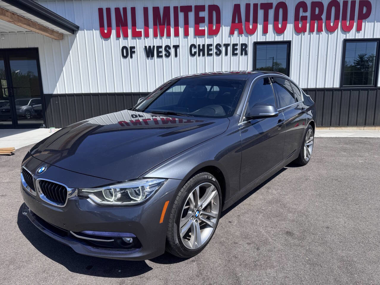 Used 2017 BMW 328d xDrive Sedan w/ Premium Package image 1