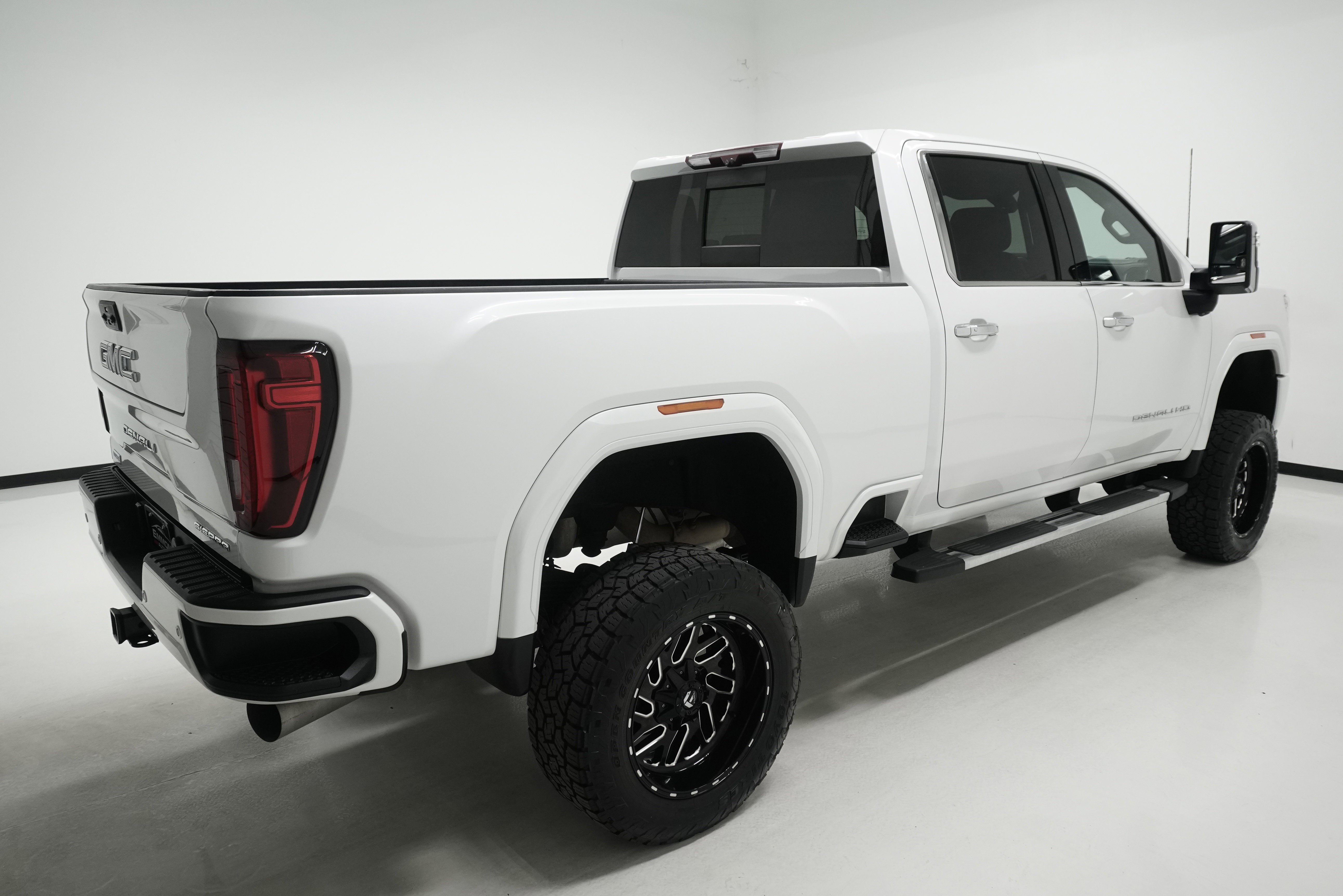 Used 2020 GMC Sierra 2500 Denali w/ Denali Ultimate Package AWD/4WD image 3
