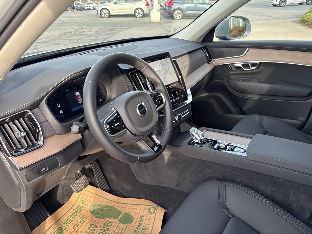 Certified 2025 Volvo XC90 B6 Plus image 19