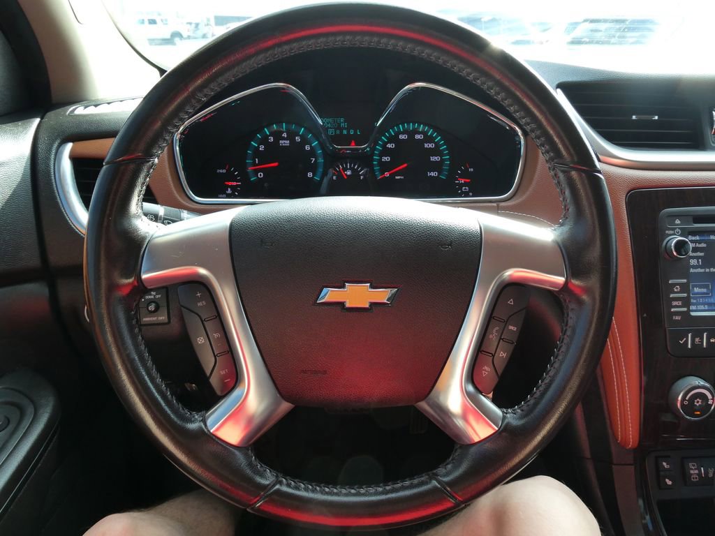 Used 2017 Chevrolet Traverse LT w/ Style and Technology Package FWD image 32