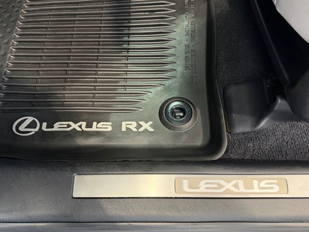 Used 2022 Lexus RX 350L Premium w/ Premium Package image 9