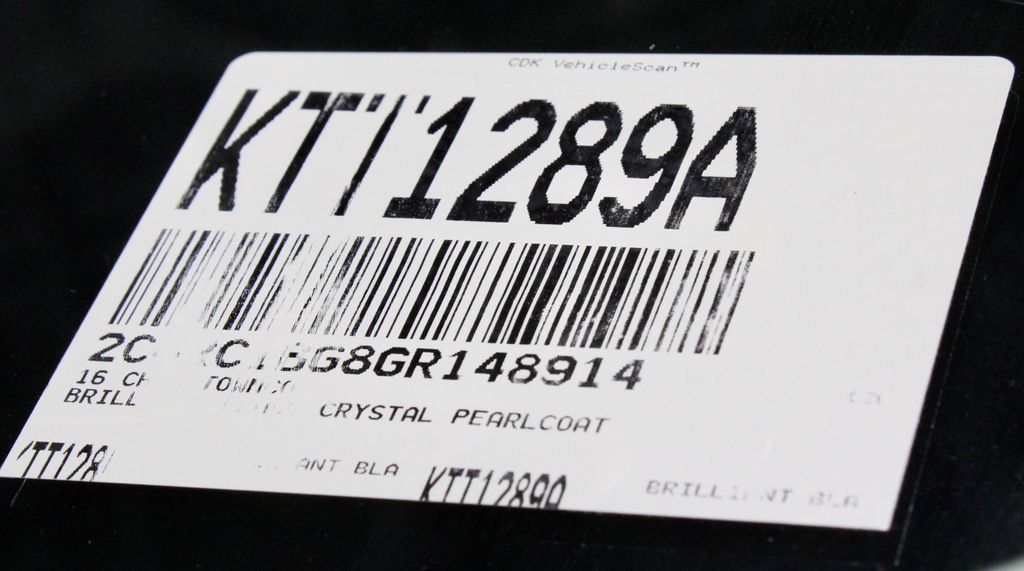 Used 2016 Chrysler Town & Country Touring FWD image 32