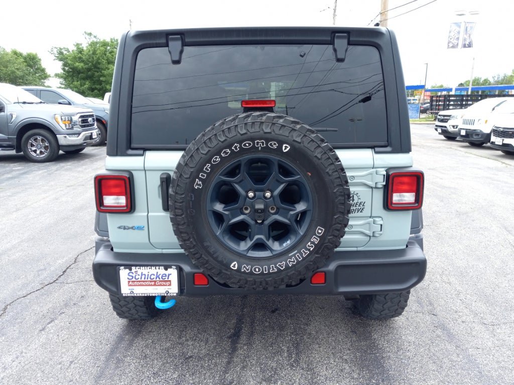 Used 2023 Jeep Wrangler Unlimited w/ Convenience Group AWD/4WD image 2