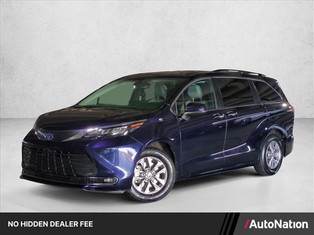 Used 2025 Toyota Sienna XLE
