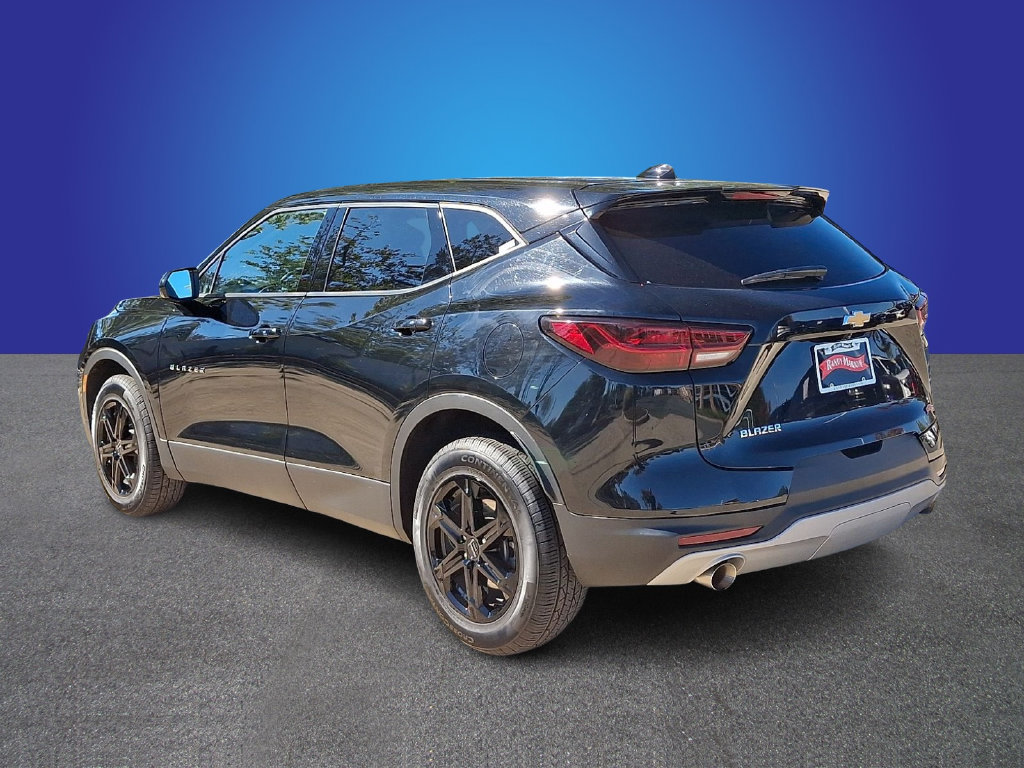 Used 2025 Chevrolet Blazer LT FWD image 6