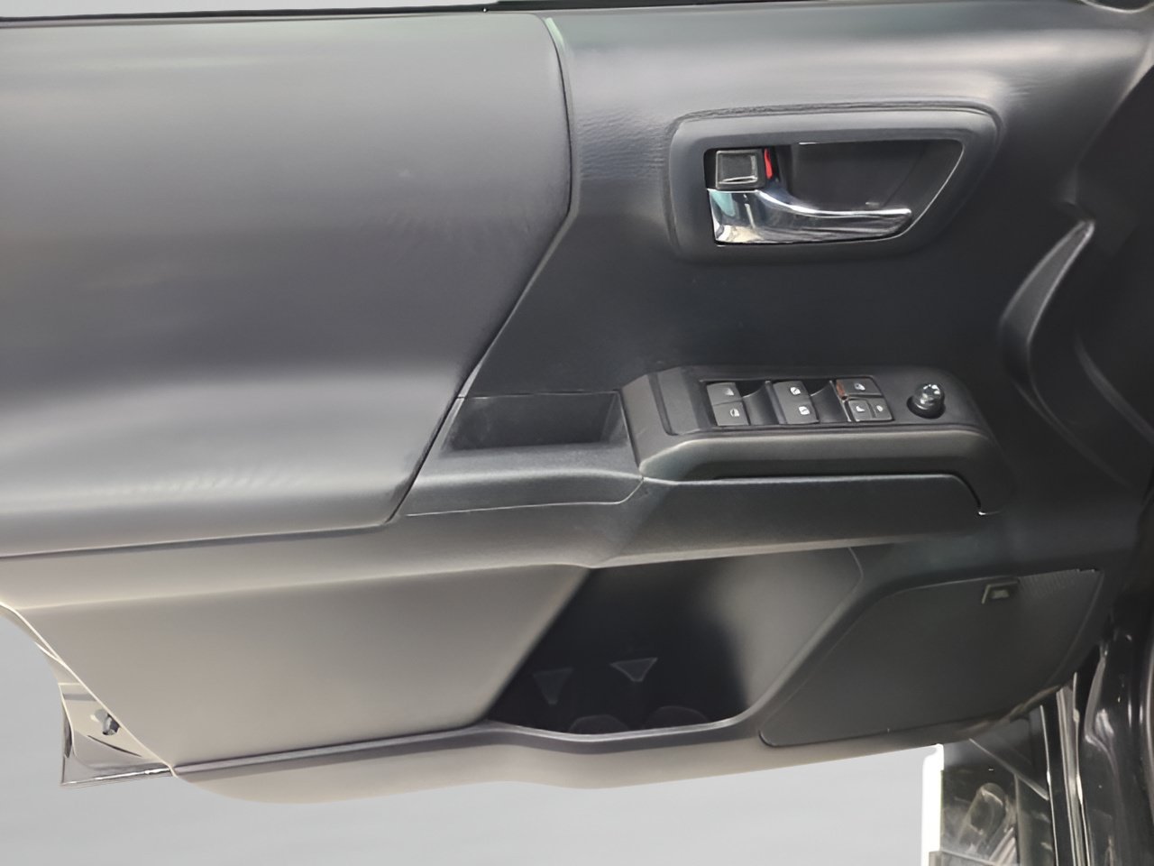 Used 2019 Toyota Tacoma TRD Off-Road AWD/4WD image 21