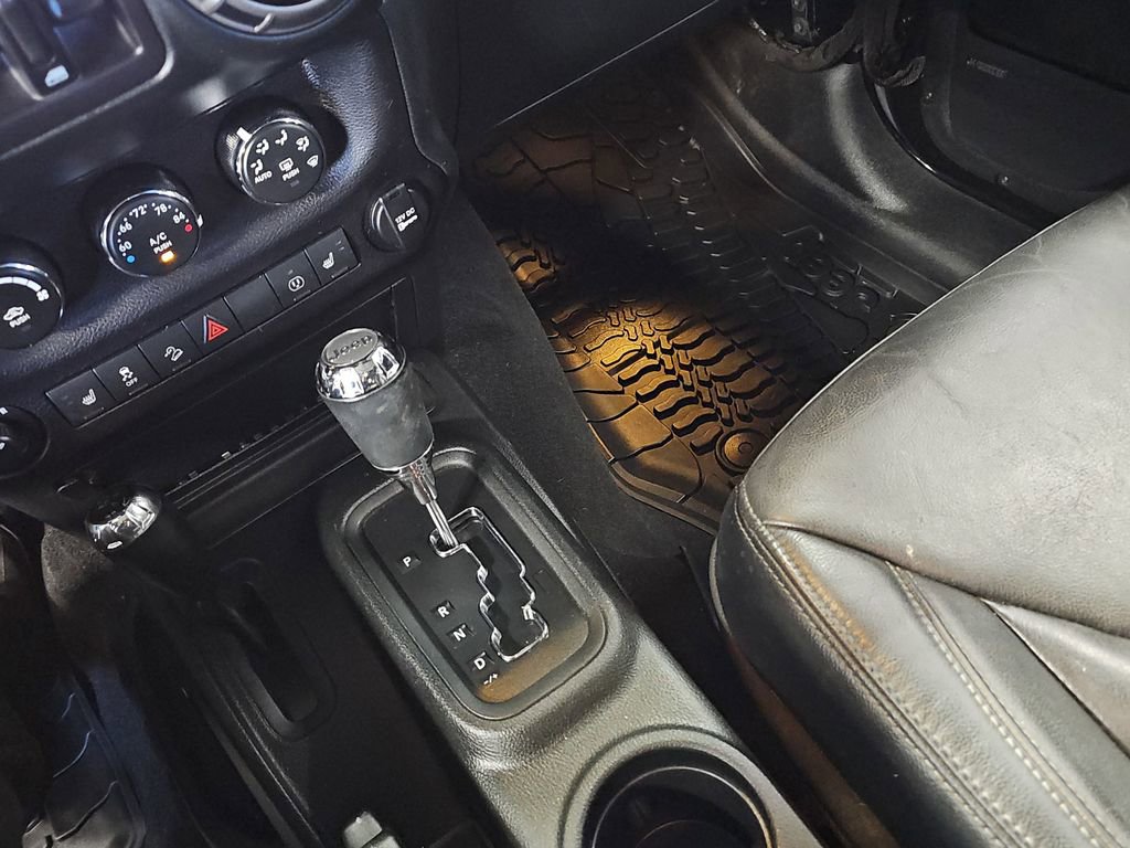 Used 2018 Jeep Wrangler Unlimited Sahara image 21