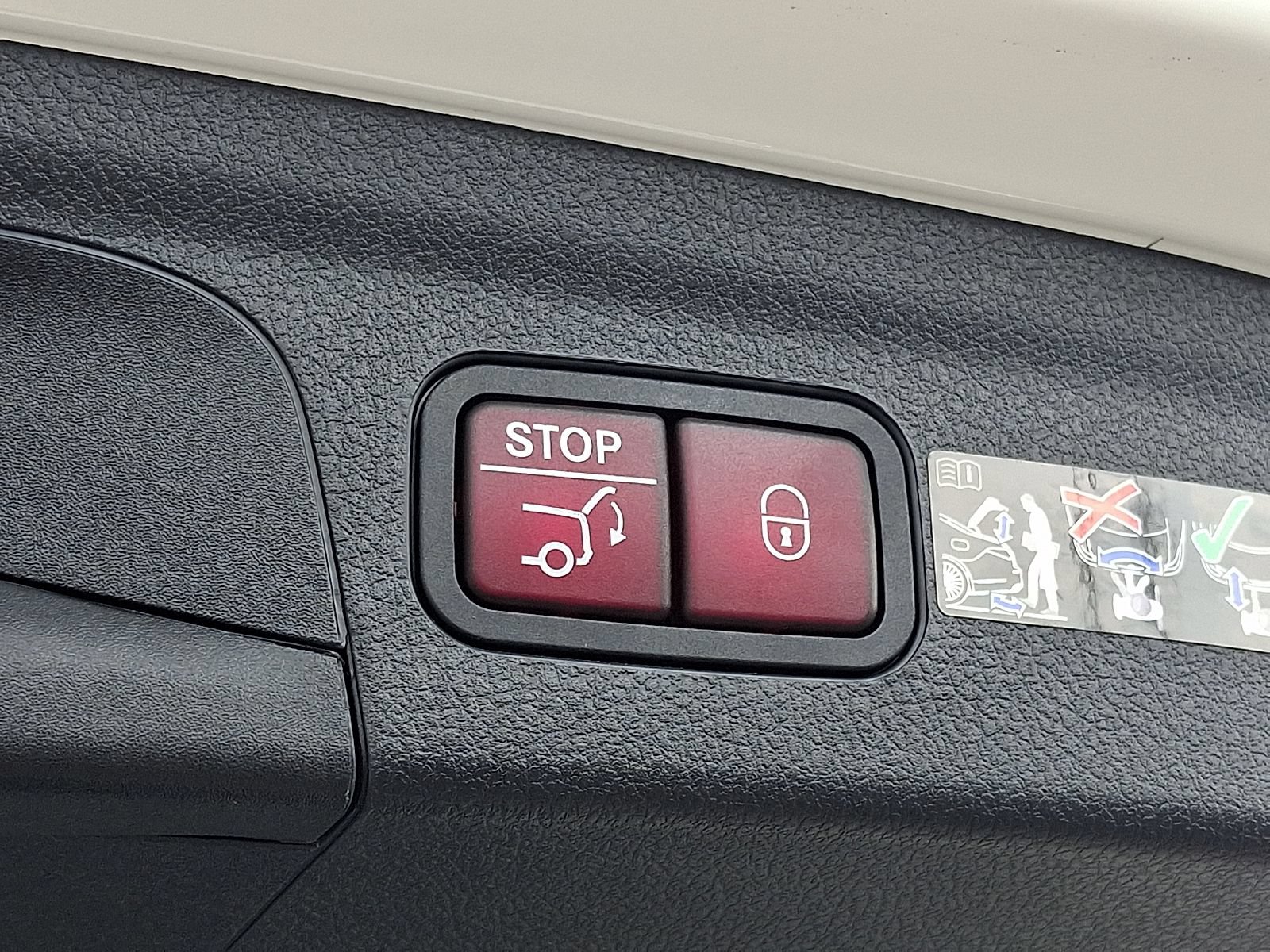 Certified 2026 Mercedes-Benz GLE 350 4MATIC image 29