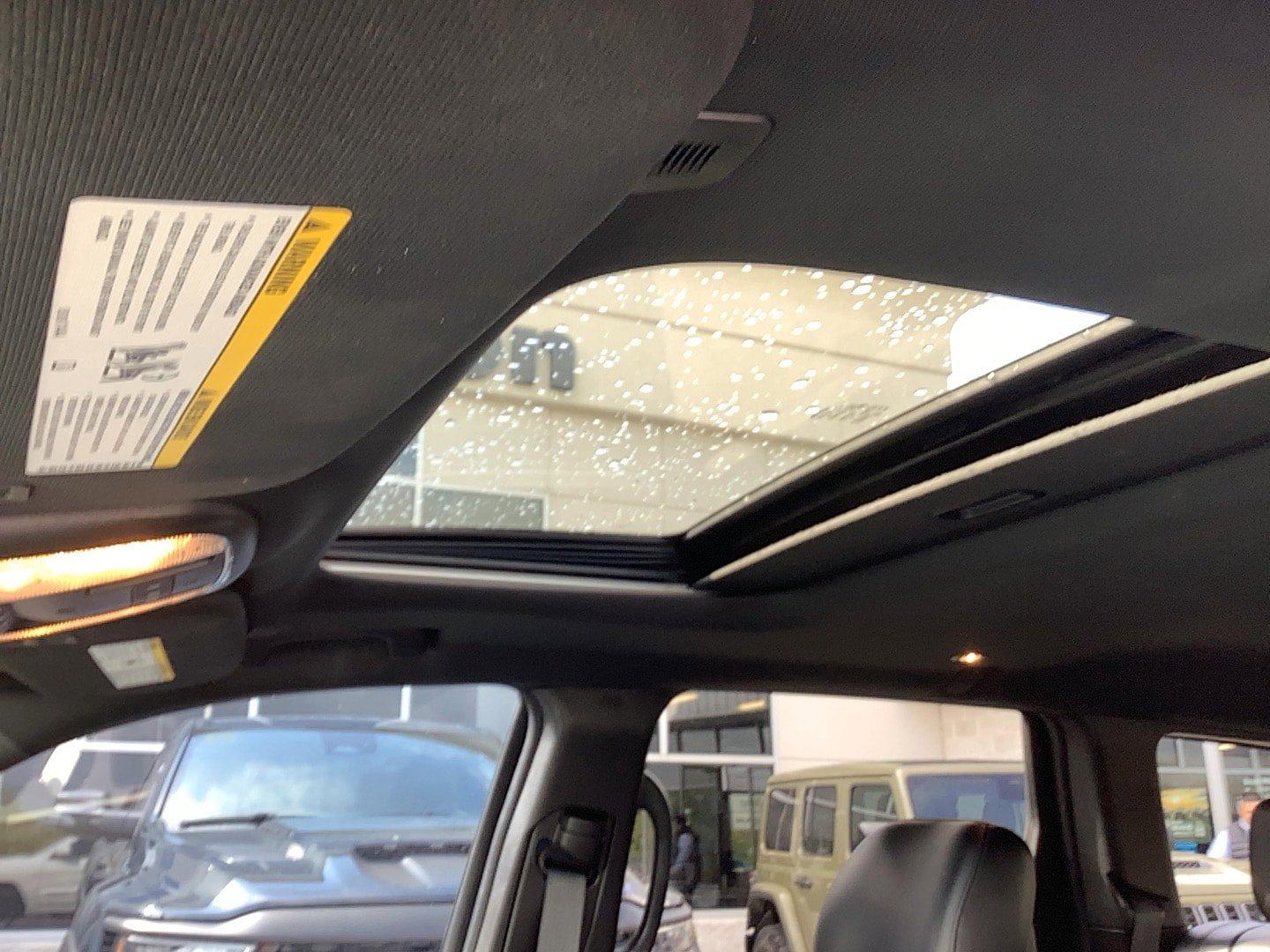 Used 2019 Jeep Grand Cherokee Altitude AWD/4WD image 12